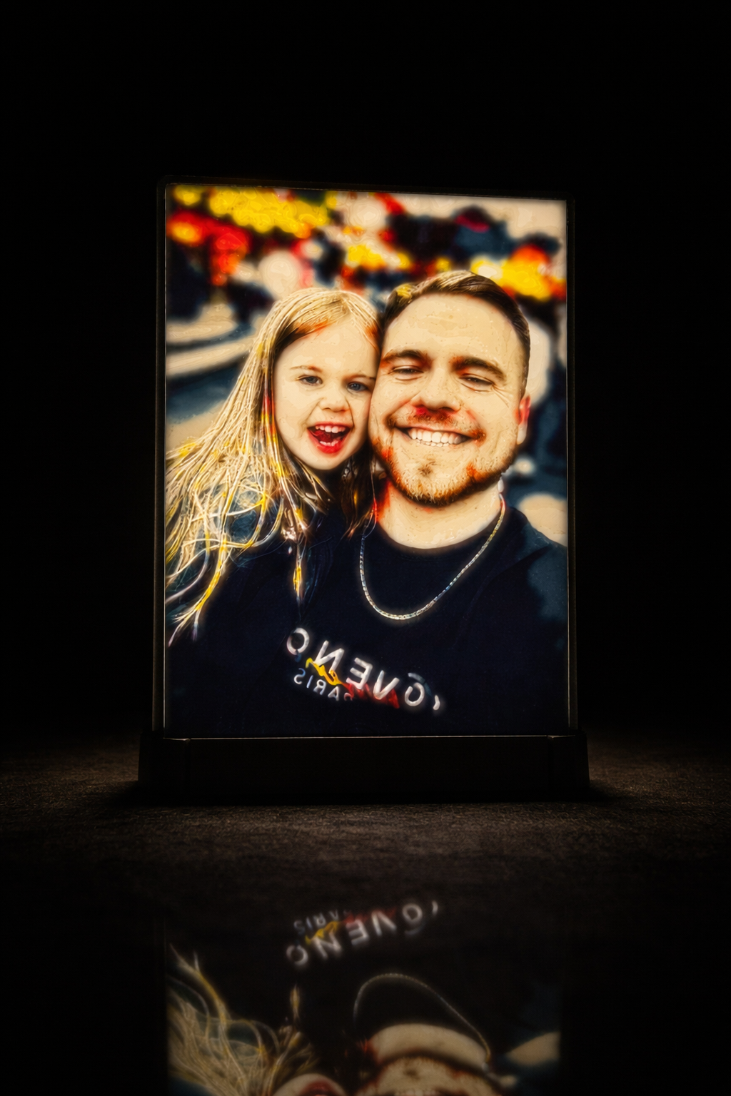 Beispiel einer handgefertigten 3D-Lithophane mit detailliertem Kontrast und Lichtwirkung